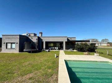 Casa · 154m² · 5 Ambientes · Alquiler Casa con Pileta en Chacras de La Reserva