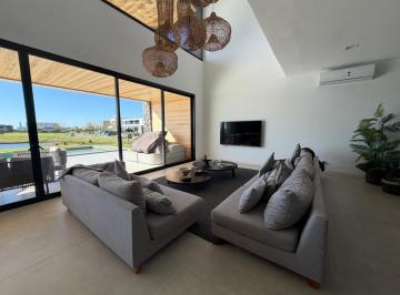 Casa · 362m² · 9 Ambientes · 2 Cocheras · Departamento en Puertos del Lago