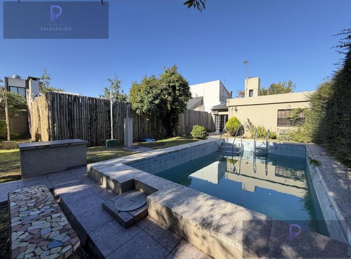 Casa · 198m² · 4 Ambientes · 2 Cocheras