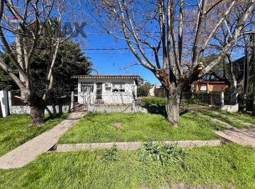 Casa · 111m² · 4 Ambientes · 1 Cochera · Venta de Casa + Apartamento en Barros Blancos