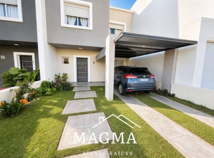 Casa · 308660m² · 8 Ambientes · 2 Cocheras