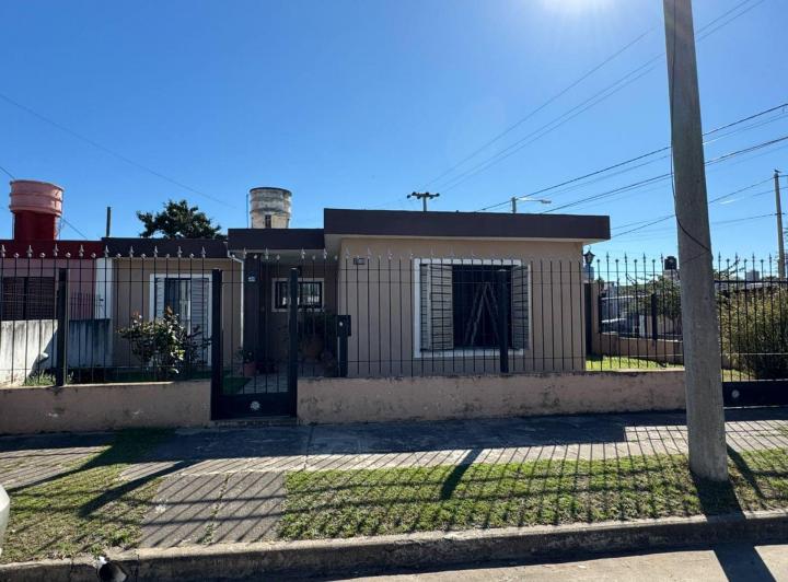 Casa · 97m² · 4 Ambientes · 1 Cochera
