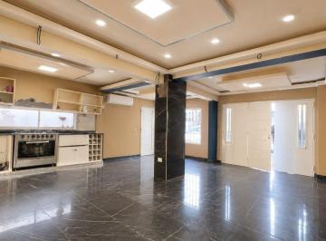 Casa · 130m² · 3 Ambientes · Venta Casa Al Frente Barrio Las Delicias.