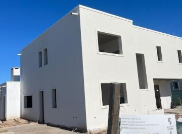 Casa · 300m² · 6 Ambientes · 4 Cocheras · Casa en El Canton - Norte