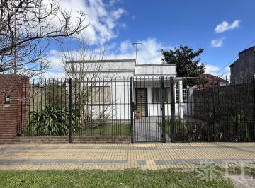 Casa · 79m² · 3 Ambientes · Venta Casa 3 Ambientes con Patio en Monte Chingolo