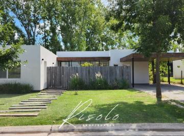 Casa · 160m² · 4 Ambientes · 2 Cocheras · Casa en Venta, 3 Dorm.. Pileta. Parrilla. Barrio Cerrado, Zona Norte, Escobar