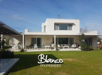 Casa · 330m² · 5 Ambientes · 2 Cocheras · Casa en Alq. Temporario en Estancias del Pilar, Pilar, G. B. a. Zona Norte