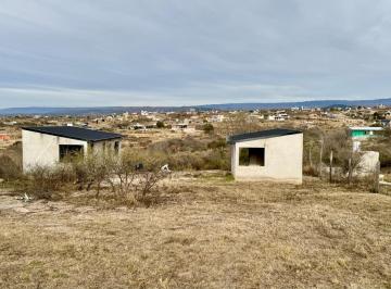 Casa · 74m² · 2 Dormitorios · Cabañas a Terminar en Venta, Terreno 1000 m², Tanti. a 4 Cuadras de La Ruta.
