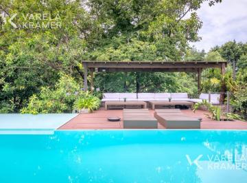 Casa · 818m² · 8 Ambientes · 8 Cocheras · Casa en Venta en La Lucila