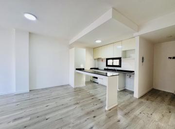 Departamento · 71m² · 3 Ambientes · Alquiler 3 Ambientes/ Super Luminoso/ Dos Balcones/ Dos Baños/ Bajas Expensas