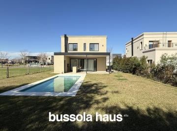 Casa · 180m² · 5 Ambientes · 3 Cocheras · Casa en Alquiler de 5 Ambientes con Pileta en Araucarias Puertos Escobar
