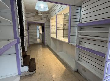 Local comercial · 38m² · 1 Ambiente · Local en Galería Sobre Av San Martín – 38 m² con Entrepiso