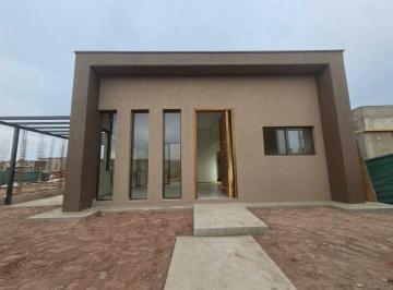 Casa de 5 ambientes, Carrodilla · Estupenda Casa/ B° Lar de Terrada