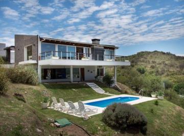 Casa · 345m² · 5 Ambientes · 2 Cocheras · Casa en Venta en Tierralta - Villa Carlos Paz