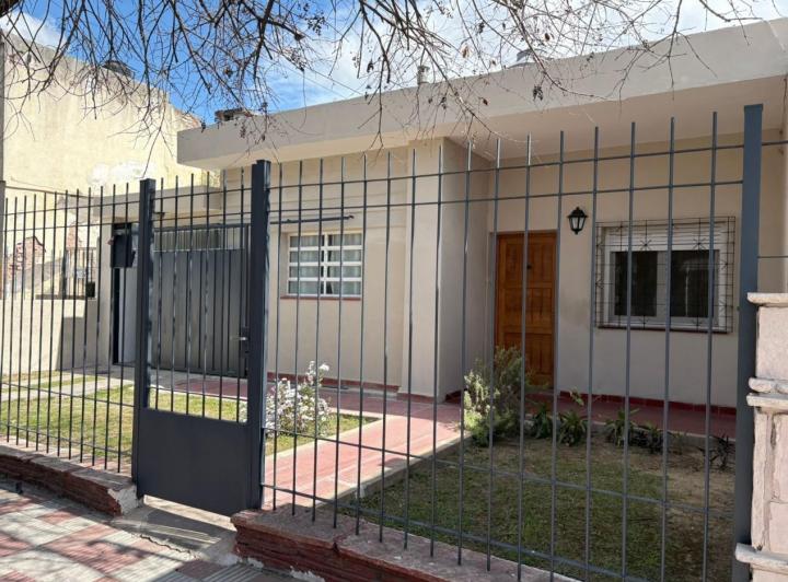 Casa · 200m² · 7 Ambientes