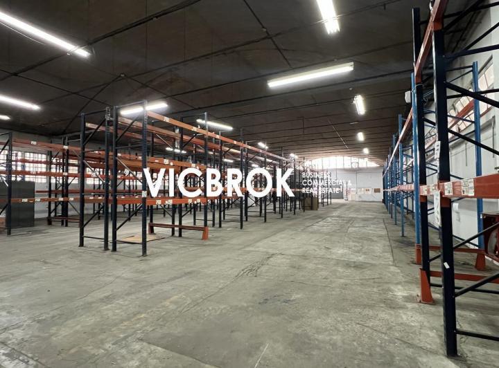 Depósito · 1600m² · 10 Cocheras