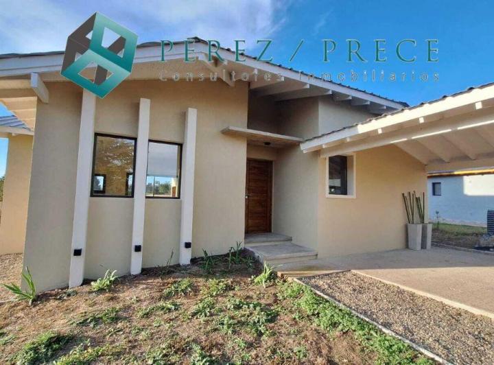 Casa · 160m² · 4 Ambientes · 1 Cochera