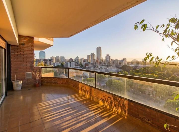 Departamento · 194m² · 5 Ambientes · 1 Cochera