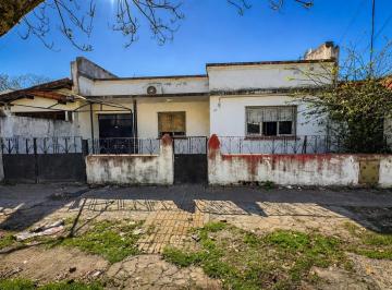 Casa · 86m² · 3 Ambientes · Casa a Refaccionar con Parque | Lote 300 m² | Lomas de Zamora