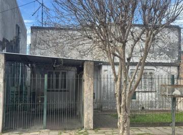 Terreno · 303m² · Victoria - Terreno en Venta - 8.66 X 35 m con 2 Casas a Refaccionar/ Demoler