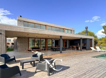 Casa · 285m² · 6 Ambientes · 2 Cocheras · Casa en Venta en Costa Esmeralda Marítimo III