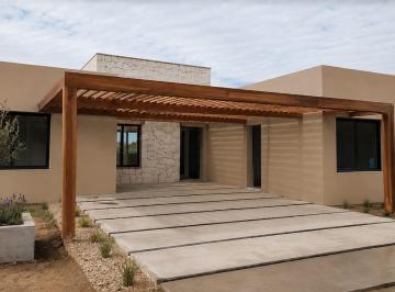 Casa de 7 ambientes, Escobar · Casa a Estrenar 3 Suites y Pileta - Barrio El Naudir Delta, Escobar