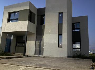 Casa · 150m² · 4 Ambientes · 2 Cocheras · Venta Casa 3 Dorm. a Estrenar - Docta Central