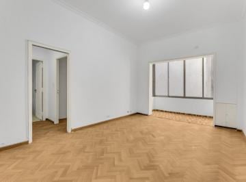 Oficina comercial · 55m² · 2 Ambientes · Oficina en Venta en Plaza San Martín 2 Ambientes Living Comedor 1 Dorm. Baño Cocina