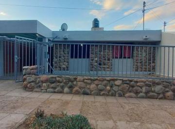 Casa de 7 ambientes, Godoy Cruz · Casa en Alquiler - Barrio Supe - Godoy Cruz