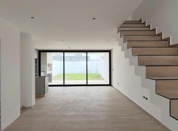 Casa · 155m² · 3 Ambientes · 2 Cocheras · Campo Chico - Gran Duplex - 3 Dorm.