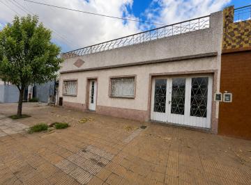 Casa · 104m² · 4 Ambientes · 1 Cochera · Venta Casa 4 Ambientes Laferrere Lote 433 Mtros