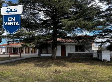 Quinta vacacional · 799m² · 15 Dormitorios · 4 Cocheras · Residencia Para Adultos Mayores / Hotel a Restaurar en Salsacate (Cba)
