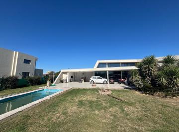 Casa · 350m² · 3 Dormitorios · 2 Cocheras · Casa en Venta Siete Soles