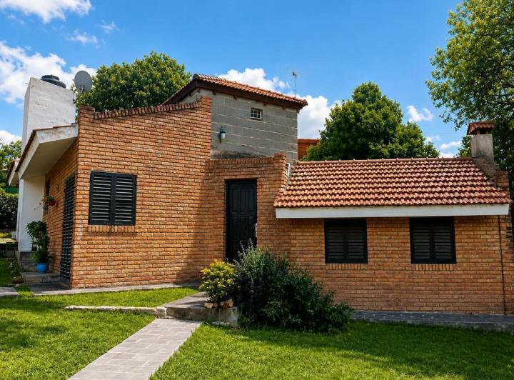 Casa · 110m² · 5 Ambientes · 1 Cochera