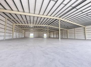 rs:i2pqgamh3ritamr43tzam2wt · Alquiler Nave Industrial a Estrenar de 2.000 m² en Parque Logístico Alcam –sobre Ruta 8, Diego Gayno