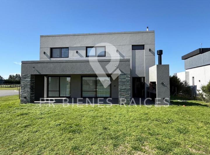Casa · 150m² · 4 Ambientes