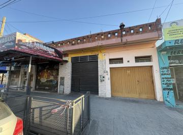 Local comercial · 175m² · 5 Ambientes · Propiedad en Block en Venta Sobre Av Importante - 2 Locales + 3 Deptos / en Merlo, Bs. As.