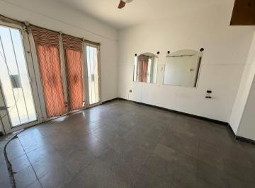 Casa · 100m² · 5 Ambientes · Casa en Planta Baja - Leguizamon 942 Bis