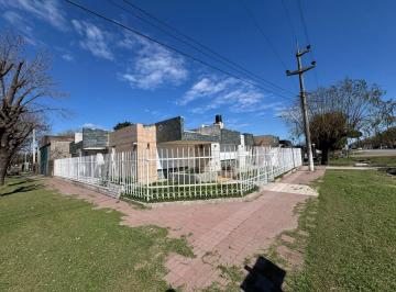 Casa · 413m² · 8 Ambientes · 1 Cochera · Alquiler: Bv. Cafferatta 505 - Ricardone