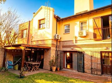 Casa · 181m² · 6 Ambientes · 3 Cocheras · Excelente Casa a La Venta en Beccar