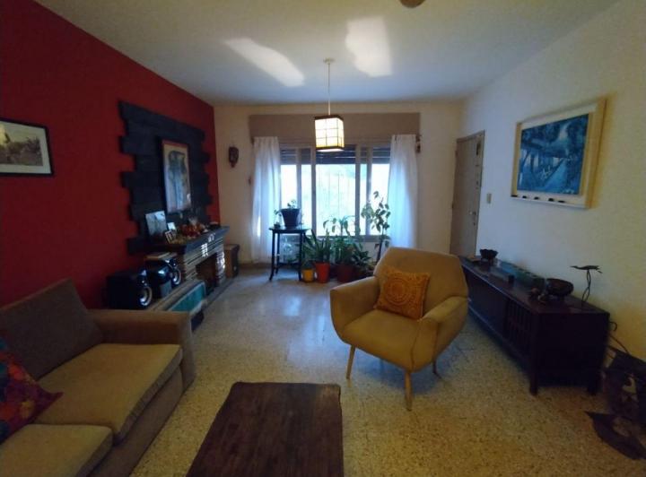 Casa · 144m² · 5 Ambientes · 1 Cochera