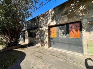 Casa de 5 ambientes, Ensenada · Muy Buena Casa con Verde y Cochera