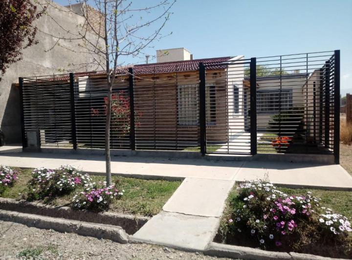 Casa · 1m² · 4 Ambientes · 1 Cochera