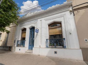 Casa · 224m² · 5 Ambientes · Casa en Barrio Candioti a m de Boulevard