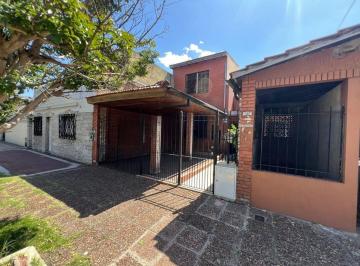 Casa · 120m² · 4 Ambientes · 1 Cochera · Casa en Venta 3 Dorm. con Terraza y Cochera