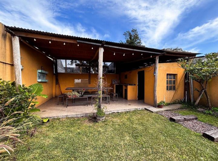 Casa en venta en Moron · 5 ambientes
