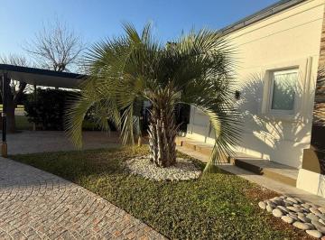Casa · 155m² · 5 Ambientes · 1 Cochera · Alquiler Casa Haras Santa María - Las Lomas