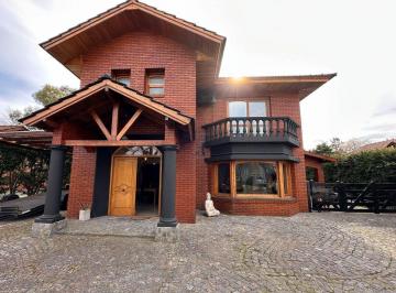 Casa · 320m² · 5 Ambientes · 5 Cocheras · Casa en Venta 5 Ambientes La Campiña, Pilar