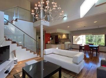 Casa · 260m² · 5 Ambientes · 2 Cocheras · Casa en Venta en Campos de Roca
