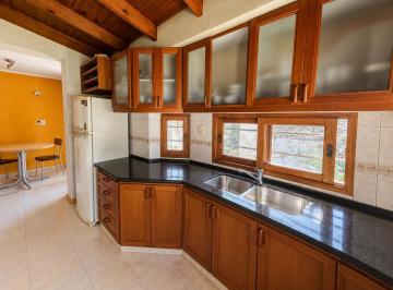 Casa · 240m² · 7 Ambientes · 2 Cocheras · Casa a La Venta en La Plata